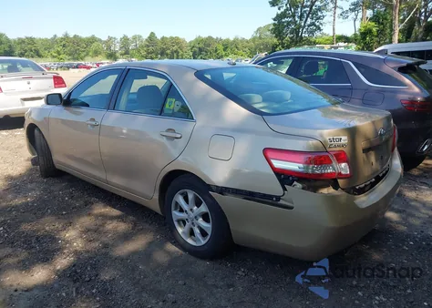 2011 Toyota Camry Le z USA, uszkodzony, nr VIN 4T1BF3EK0BU585334